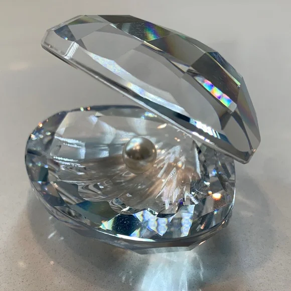 Swarovski Oyster shell with Pearl Accent - Picture 14 of 17